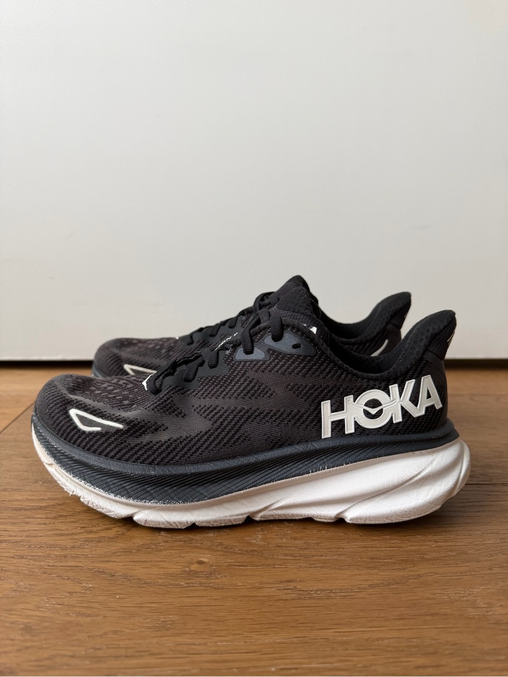 Hoka Clifton 9 Women’s Size 8 8B Running Shoes